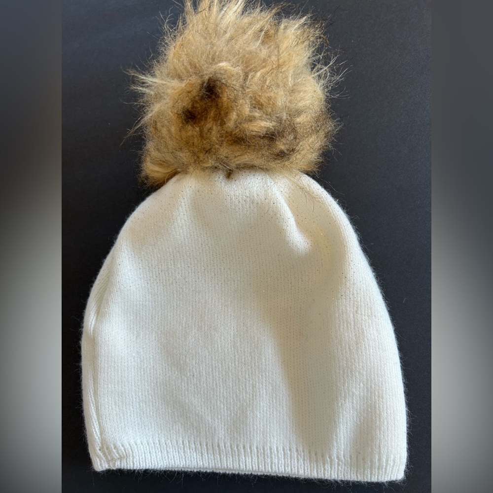 Kids Off-white cream Beanie hat faux fur Pom Pom - Picture 3 of 6